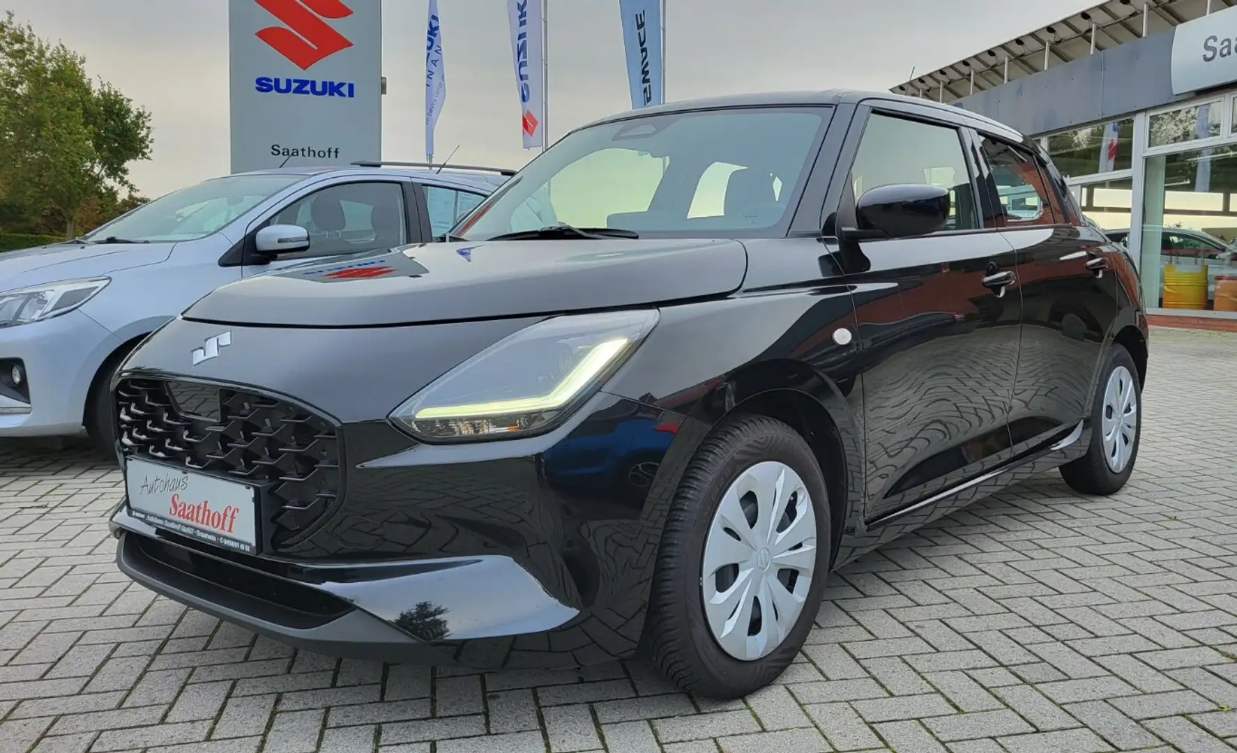 Suzuki Swift 1.2 Dualjet Hybrid Club *Ganzjahresreifen* Schwarz - 1