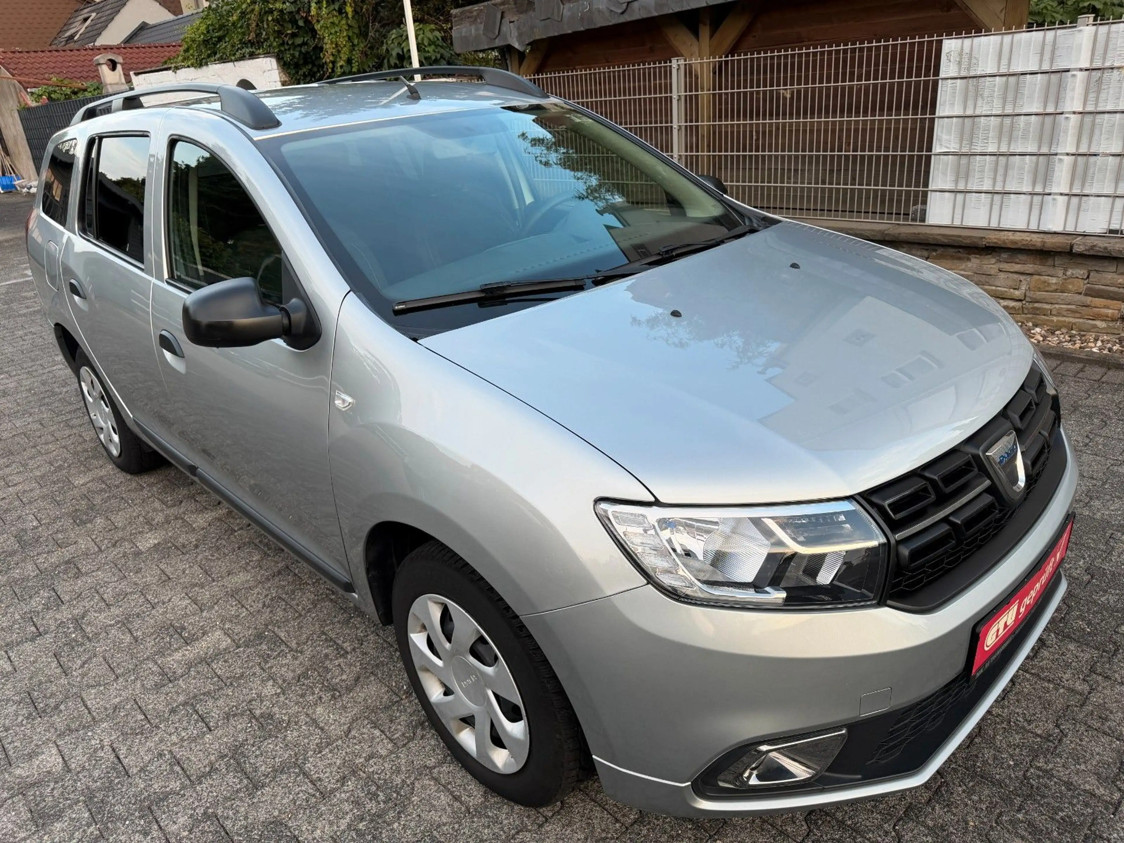 Dacia Logan MCV SCe 75 Comfort Klima/Bluetooth/1 Hand — photo 3