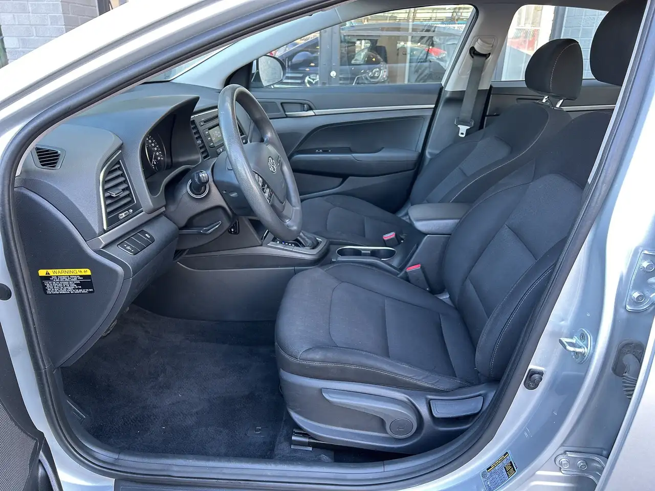 Hyundai ELANTRA снимка Hyundai ELANTRA