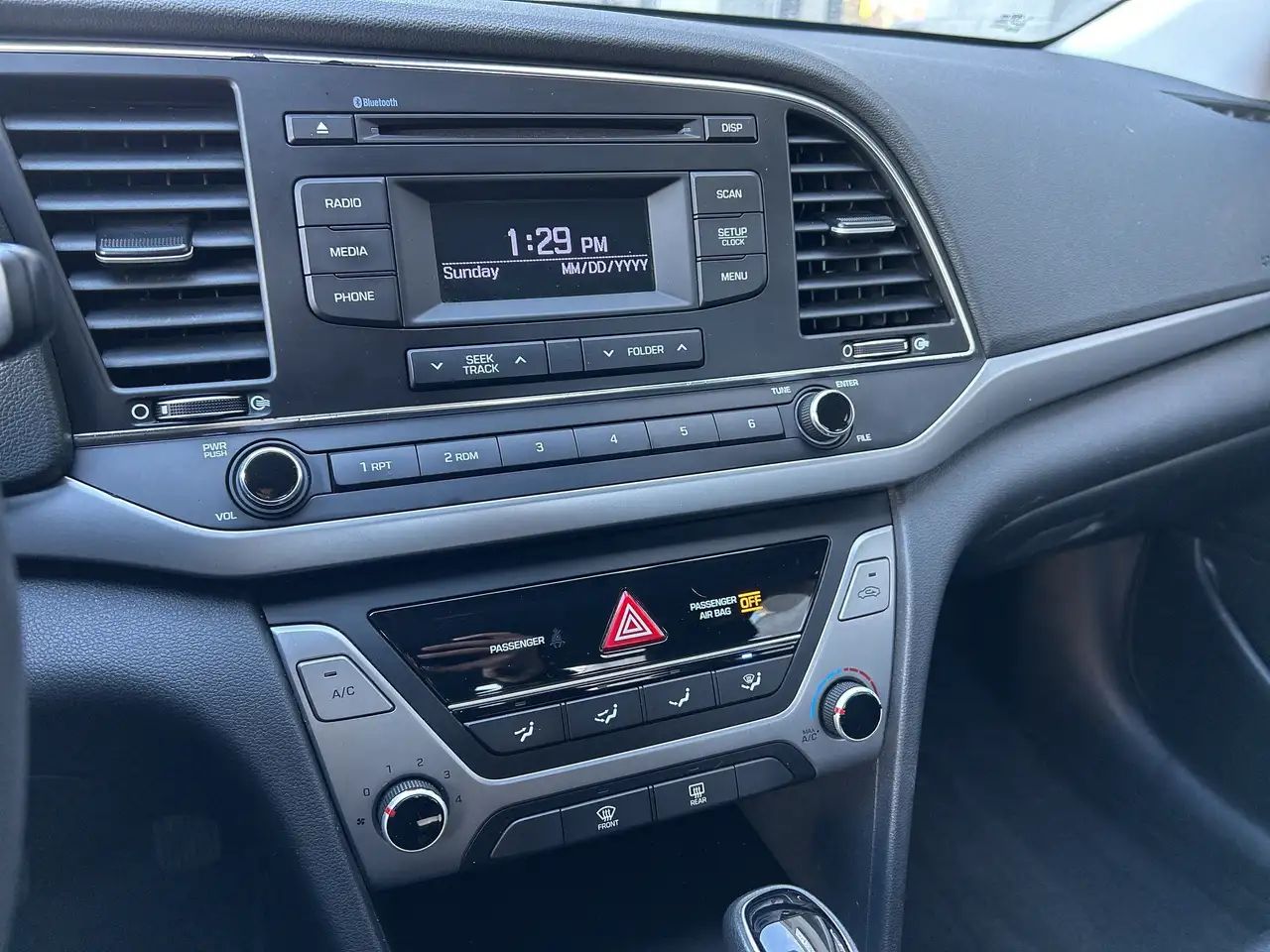 Hyundai ELANTRA снимка Hyundai ELANTRA
