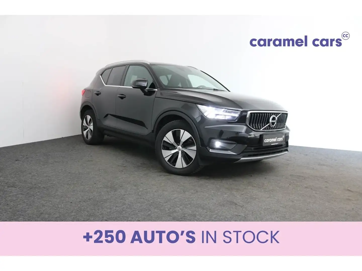 Volvo XC40 T5 PHEV INSCRIPTION *HARMANKARDON*CARPLAY*CAMERA+S Zwart - 1