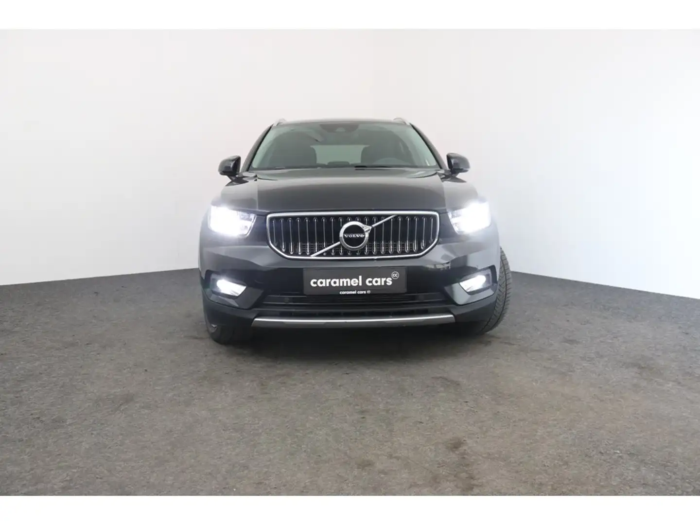 Volvo XC40 T5 PHEV INSCRIPTION *HARMANKARDON*CARPLAY*CAMERA+S Zwart - 2