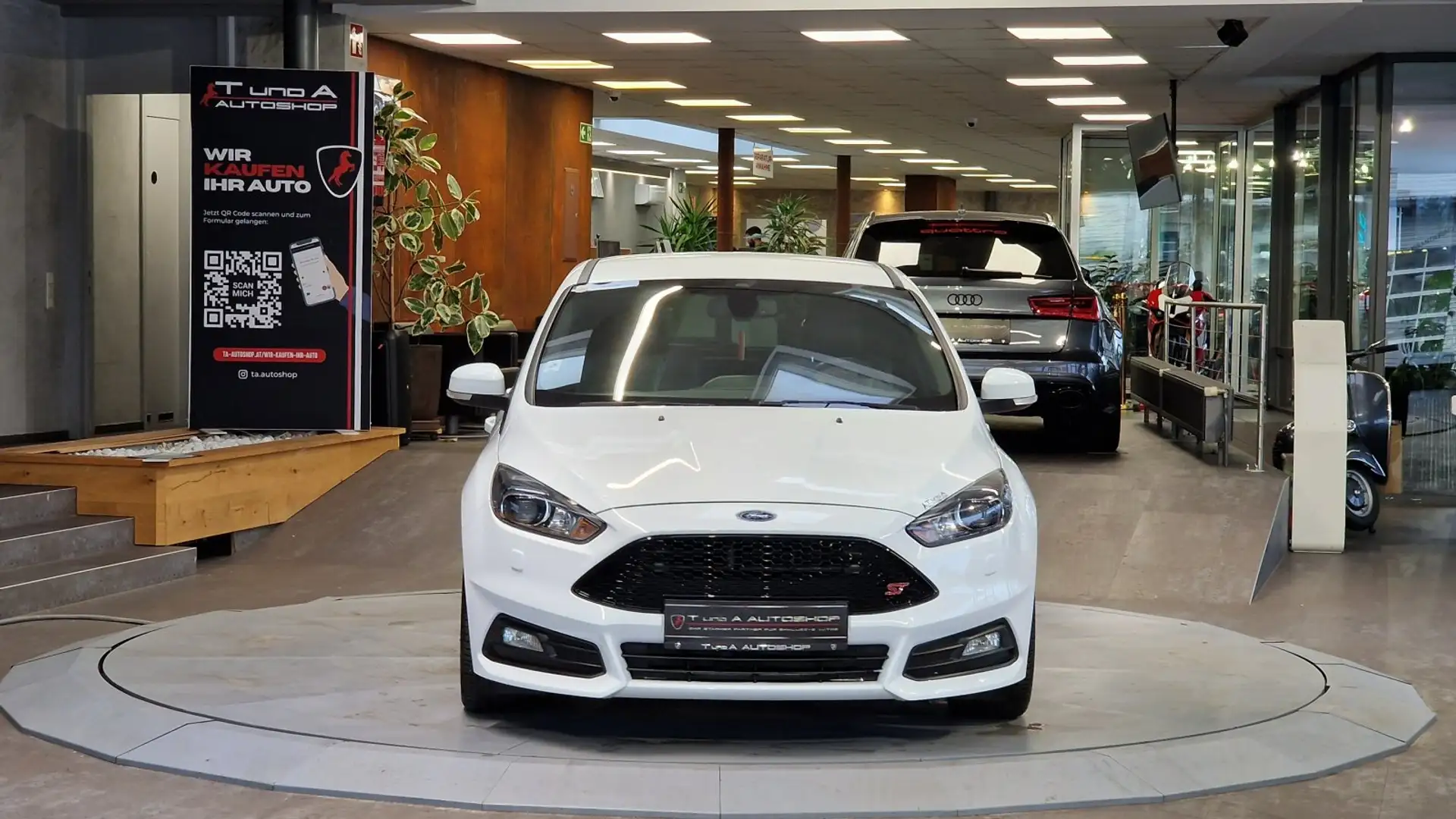 Ford Focus ST 1-Hand *STSportsitze*18Zoll*LED*PDC* Weiß - 2