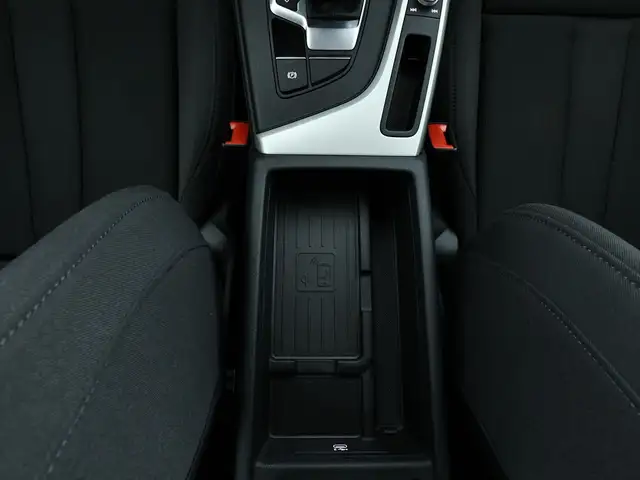Audi A4 view 14