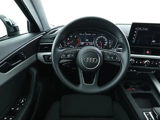 Audi A4 view 10