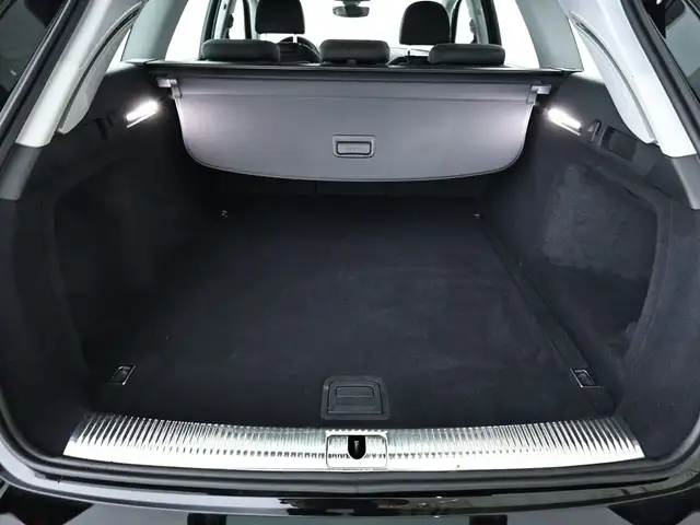 Audi A4 view 6