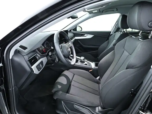 Audi A4 view 8
