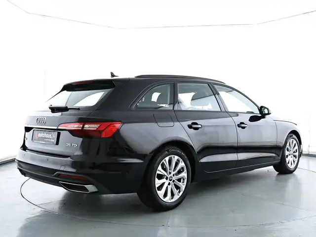Audi A4 view 5