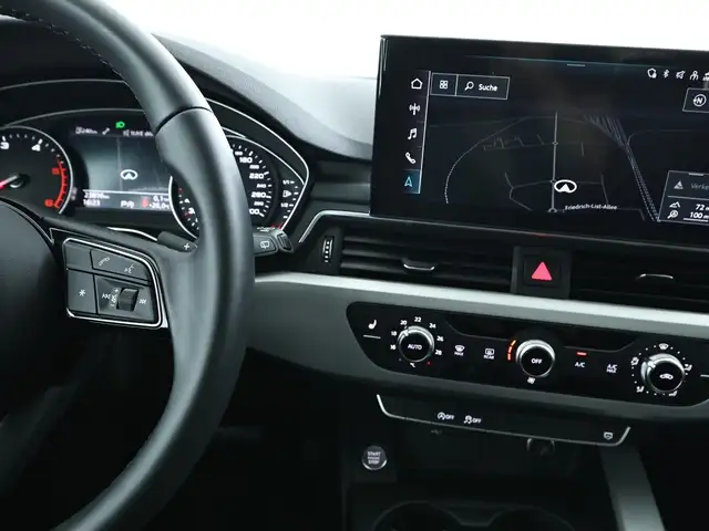 Audi A4 view 11