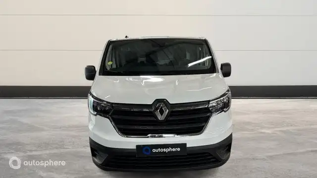 Renault Trafic view 2
