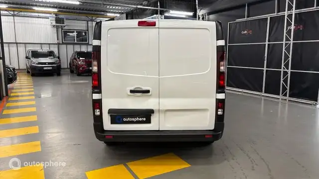 Renault Trafic view 6
