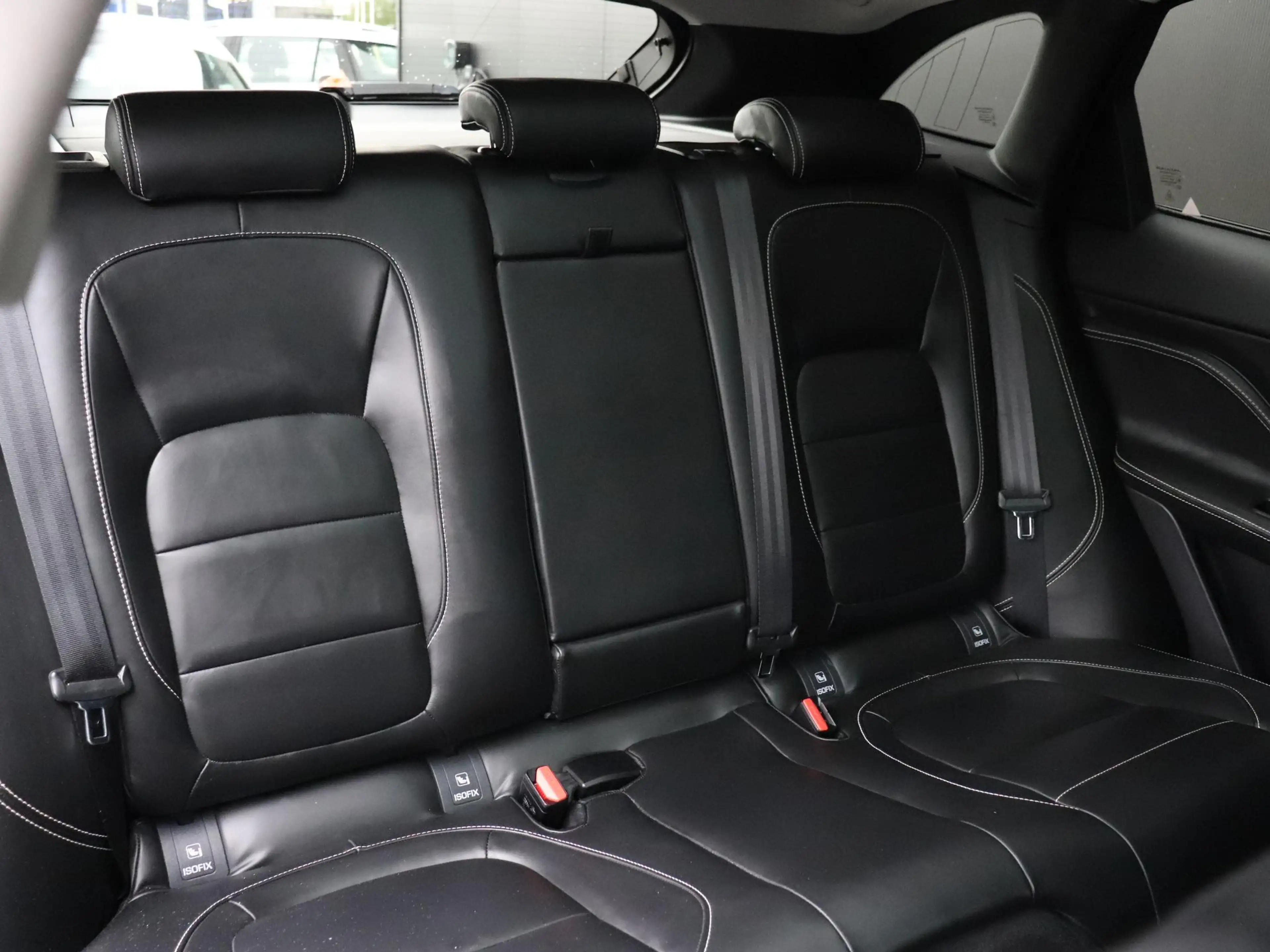 Jaguar F-Pace 2.0 Portfolio AWD 25t | LEDER | PANO-DAK | TREKHAA — photo 14
