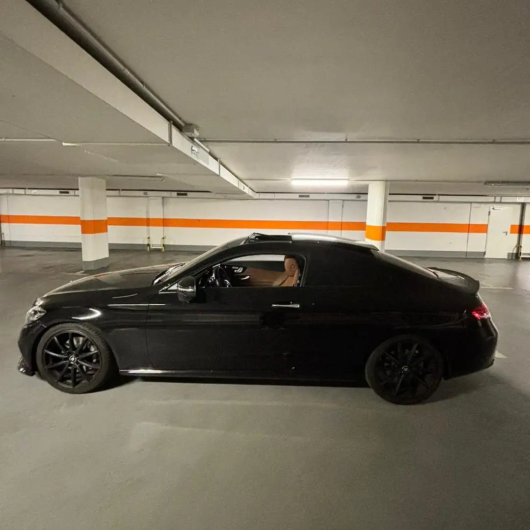 Mercedes-Benz C 300 Coupe 4Matic 9G-TRONIC AMG Line Schwarz - 2
