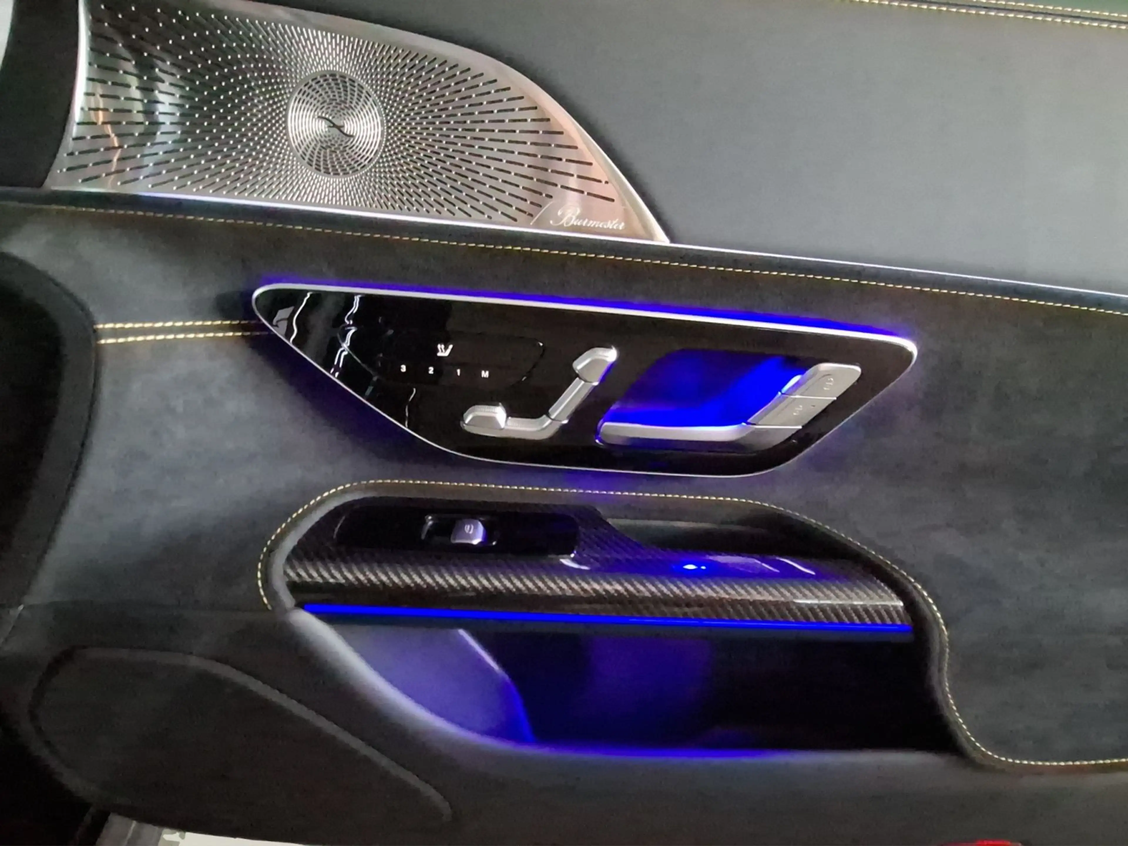 Mercedes-Benz AMG GT 63 — photo 15