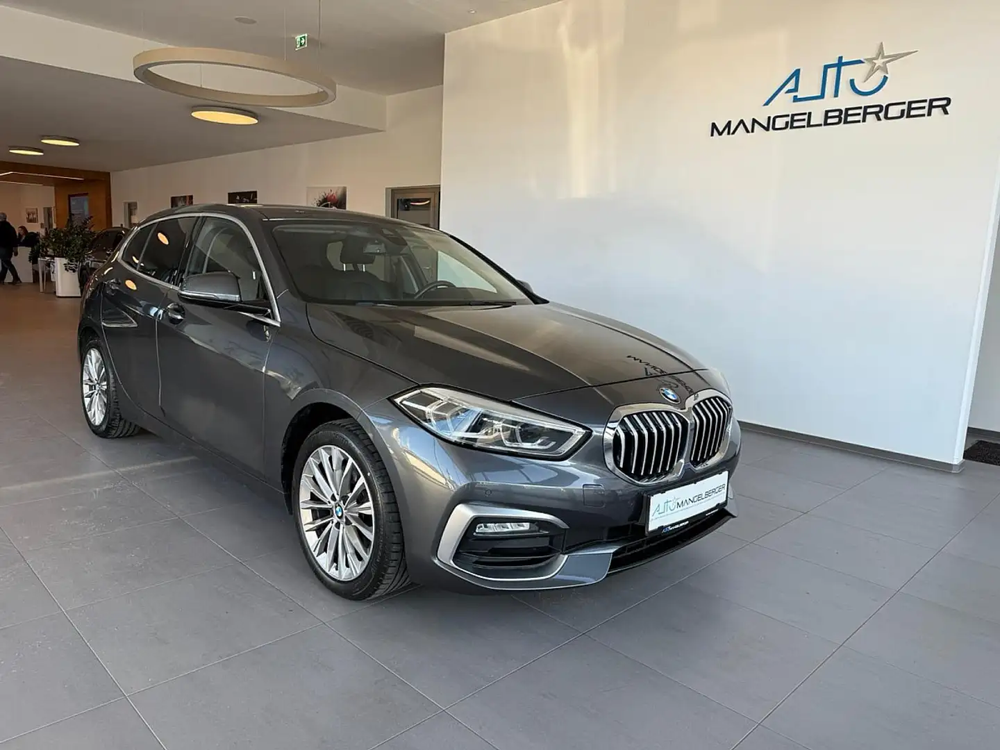 BMW 118 i Luxury Line Aut. Gris - 1