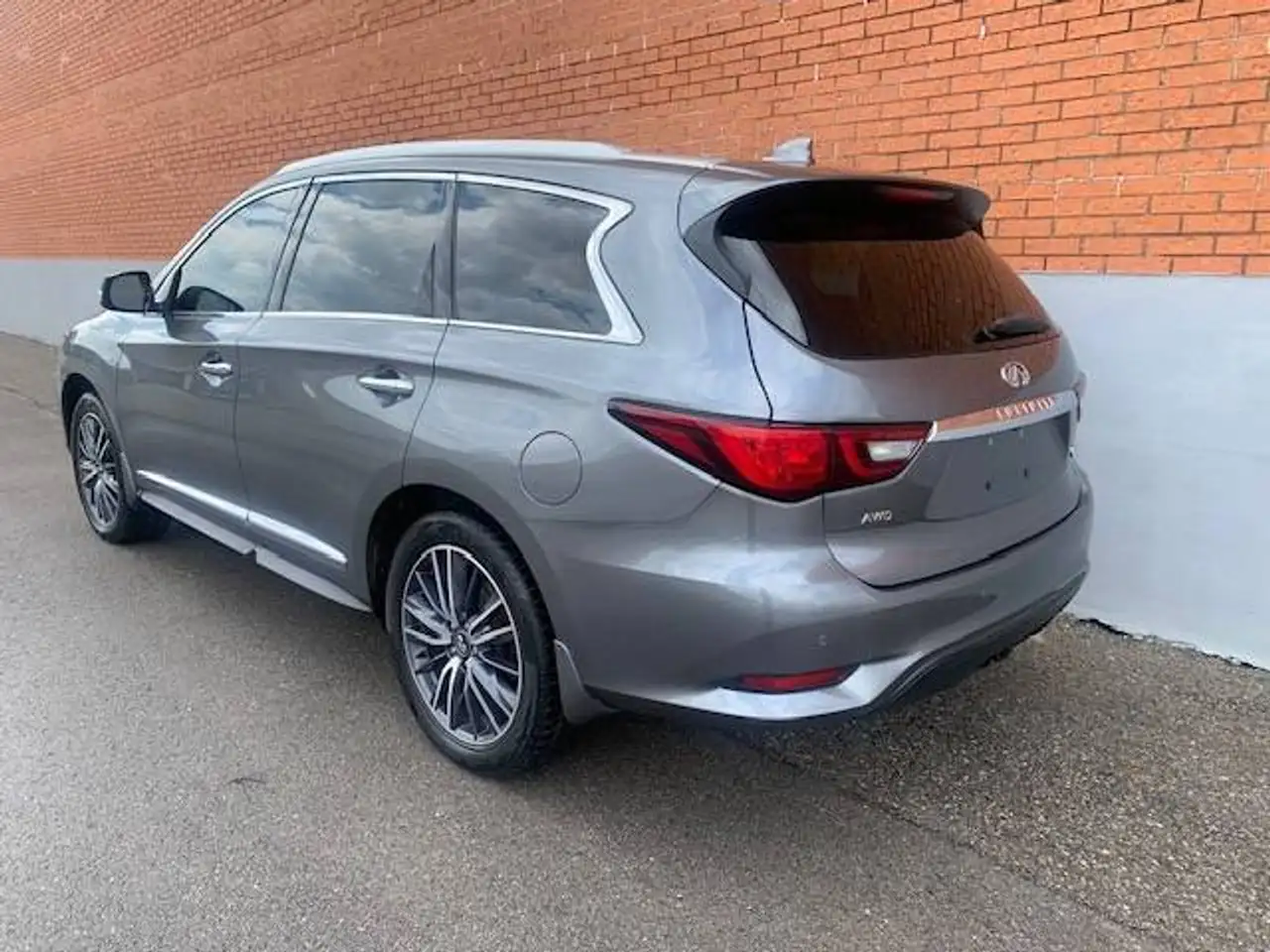 Infiniti QX60 снимка Infiniti QX60