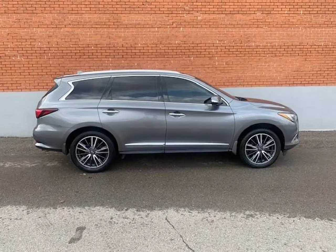 Infiniti QX60 снимка Infiniti QX60