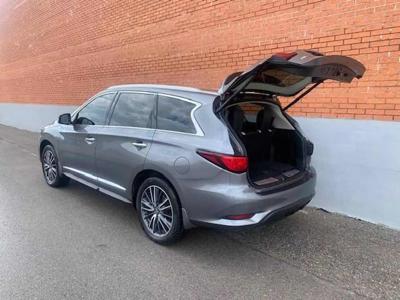 Infiniti QX60 снимка Infiniti QX60