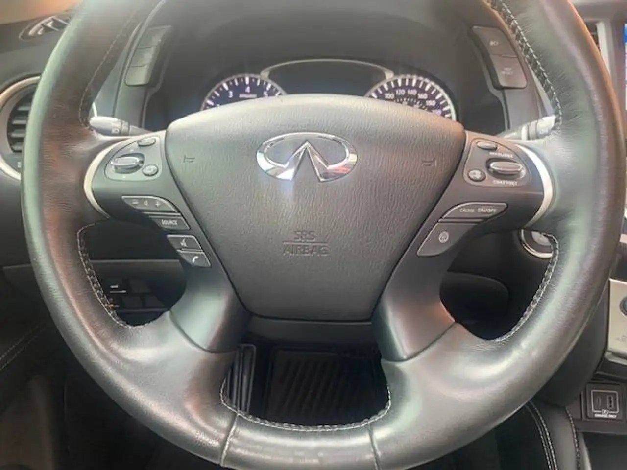Infiniti QX60 снимка Infiniti QX60
