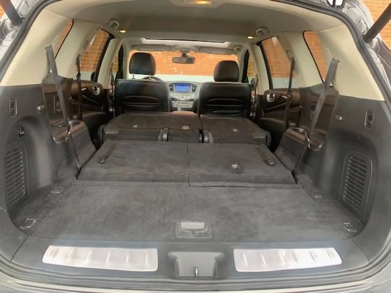 Infiniti QX60 снимка Infiniti QX60