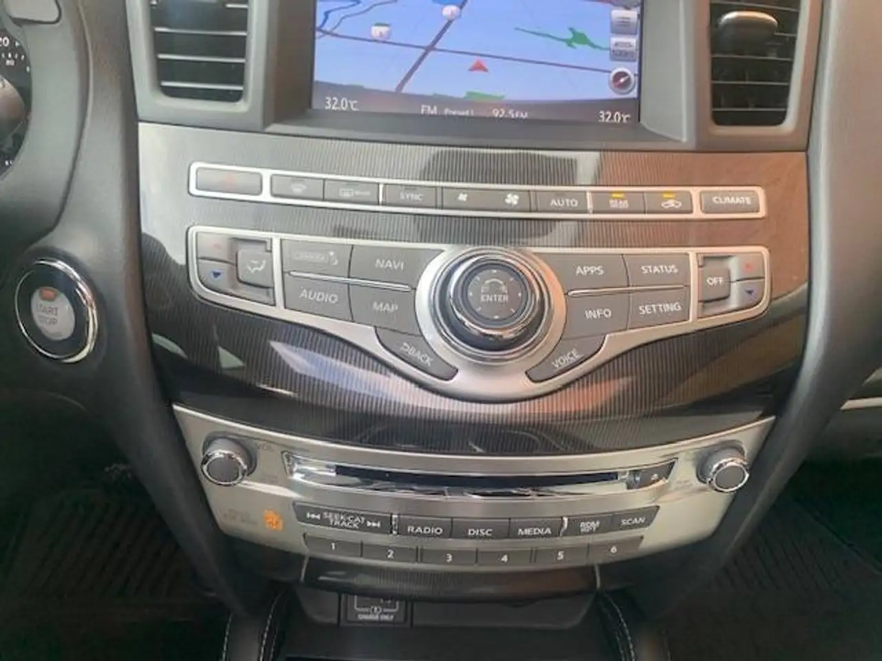 Infiniti QX60 снимка Infiniti QX60