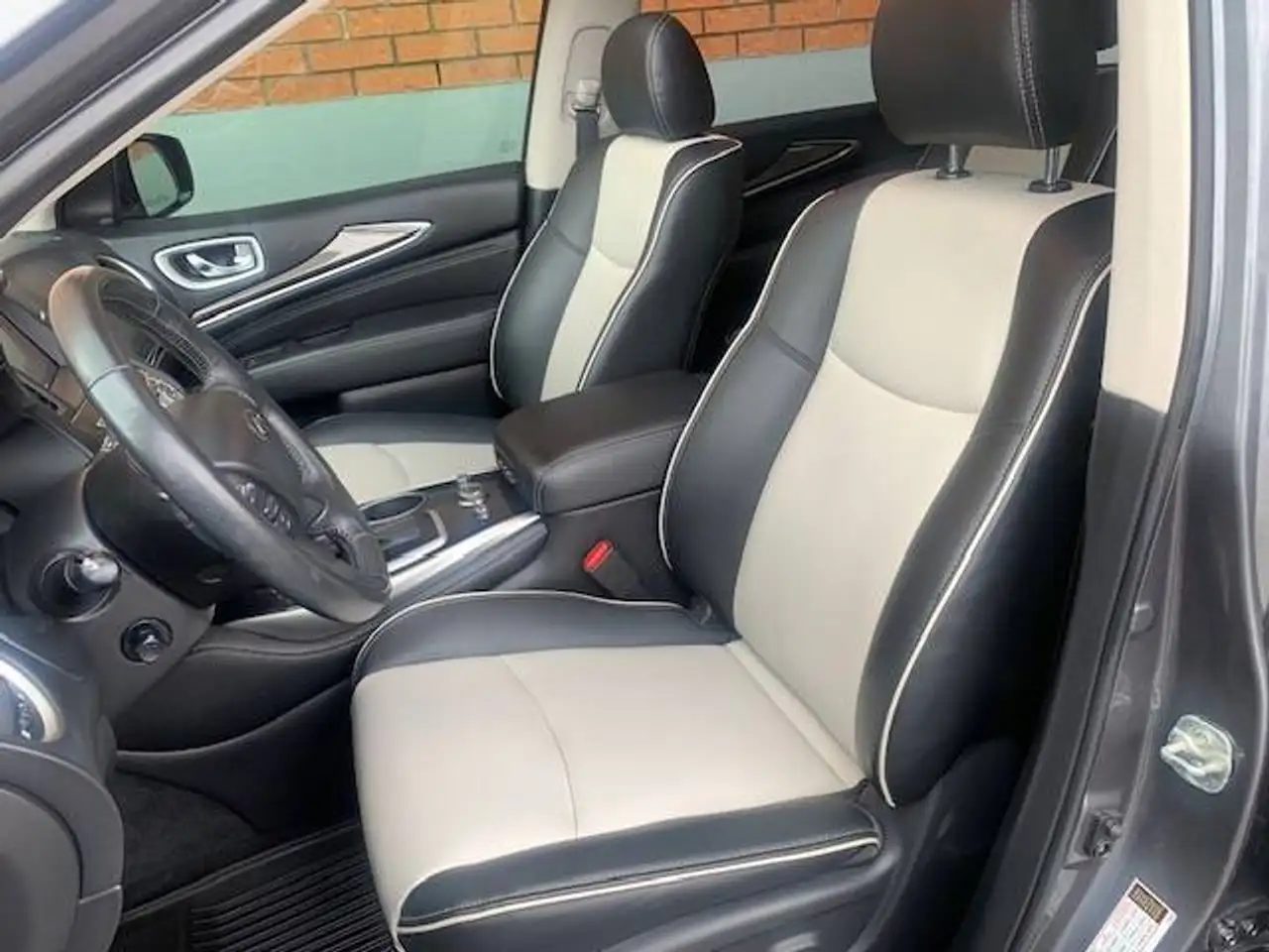 Infiniti QX60 снимка Infiniti QX60