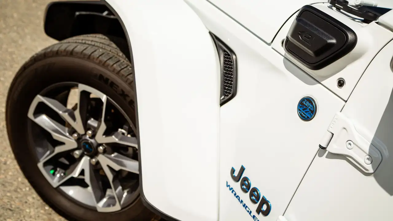 Jeep Wrangler снимка Jeep Wrangler