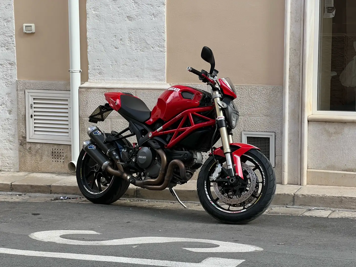 Ducati Monster 1100 EVO ABS Red - 1