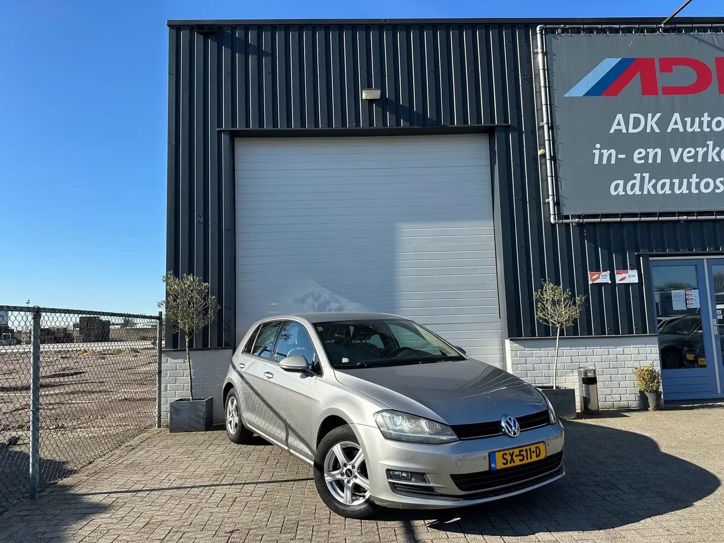 Volkswagen Golf 1.6 TDI Highline XENON/2X PDC/CLIMA/CRUISE/LM VELG Grijs - 2