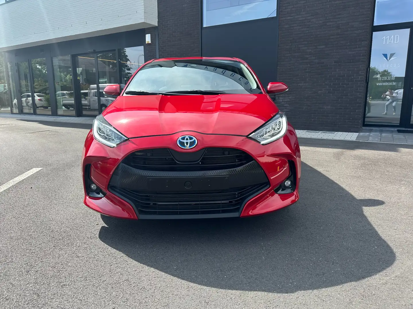 Toyota Yaris Hybrid 1.5i VVT-i E-CVT Rosso - 1