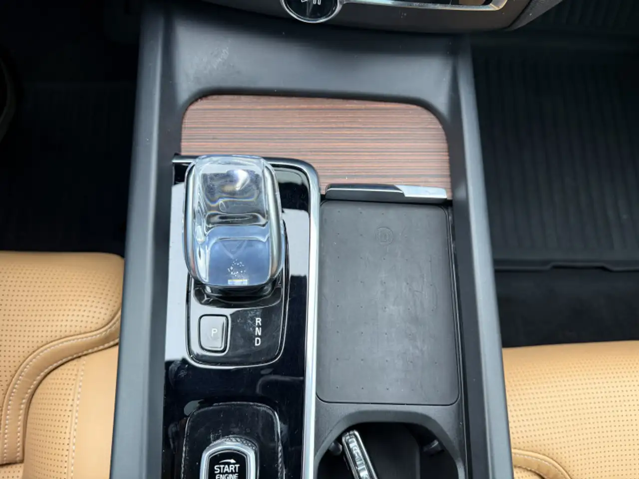 Volvo XC60 снимка Volvo XC60