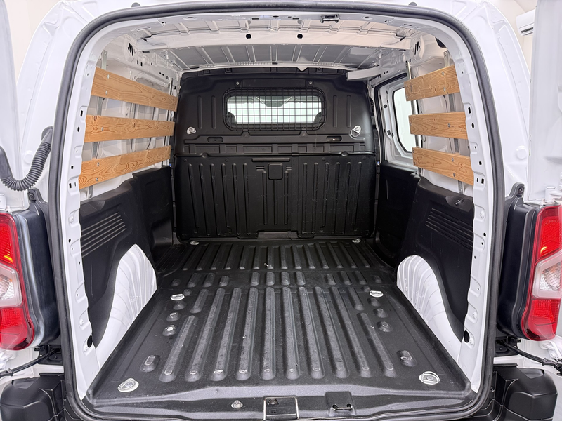 Peugeot Partner 1.2 PureTech Premium BENZINE Navi, Cruise C. Ex LE — photo 8