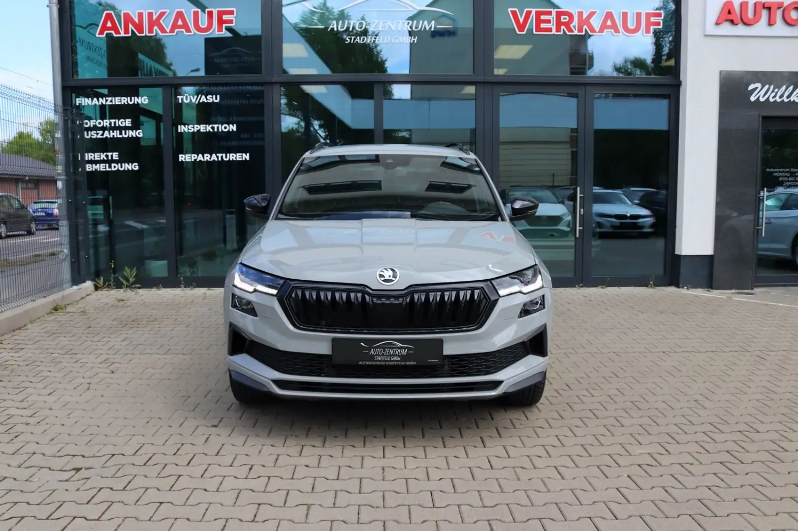 Skoda Karoq Sportline Kamera Matrix Virtual Cockpit Grijs - 2