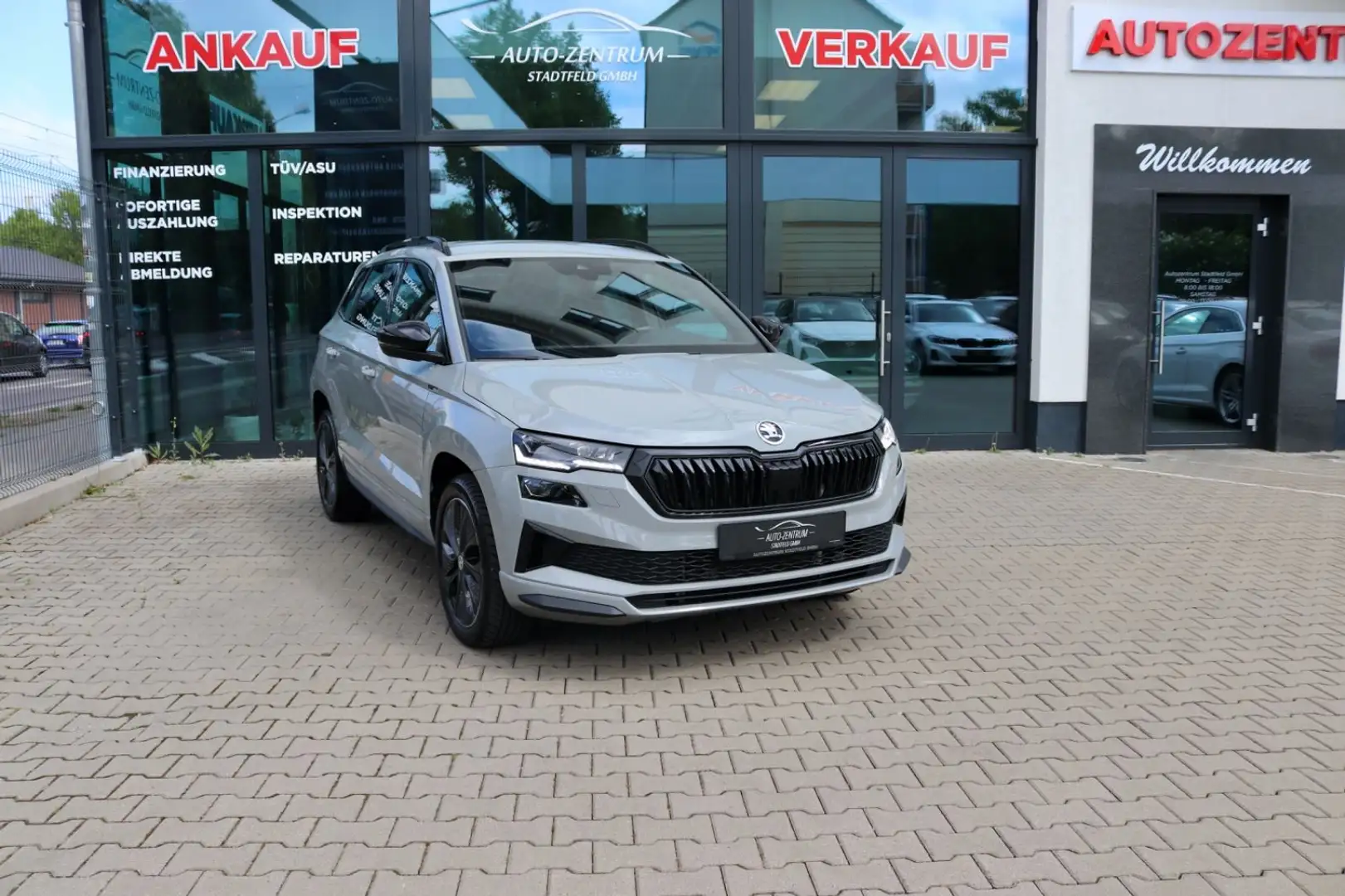 Skoda Karoq Sportline Kamera Matrix Virtual Cockpit Grijs - 1
