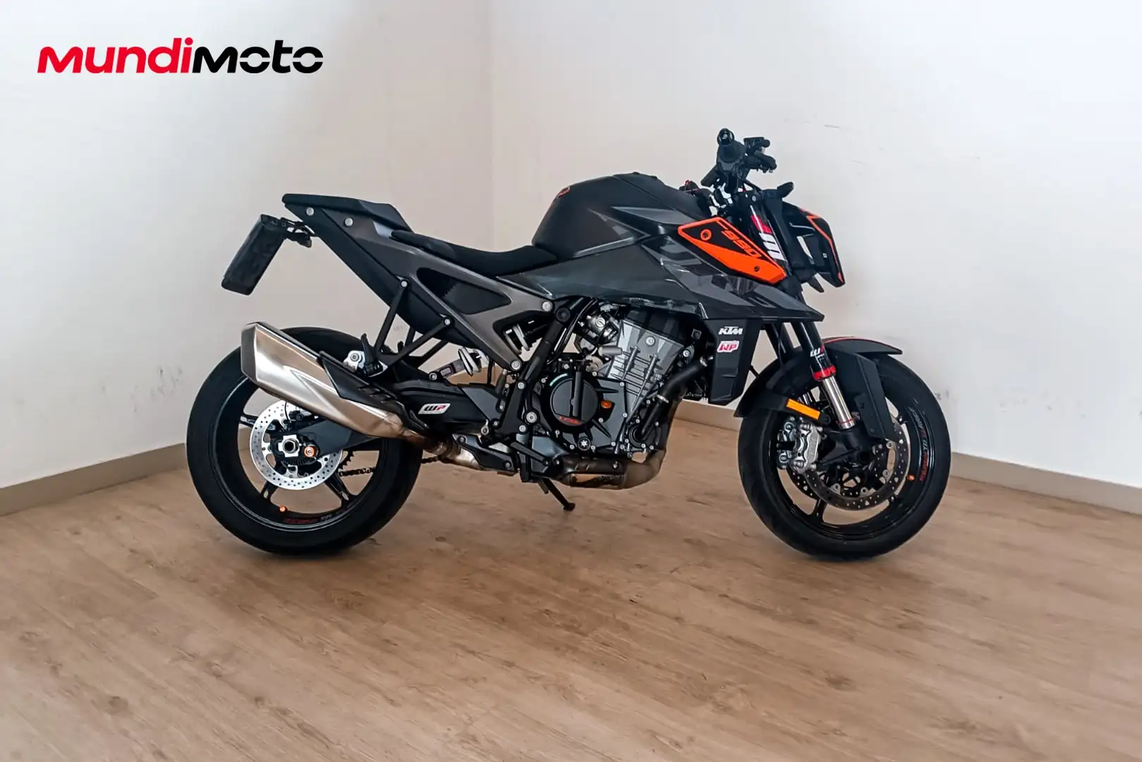 KTM 990 Super Duke - 1