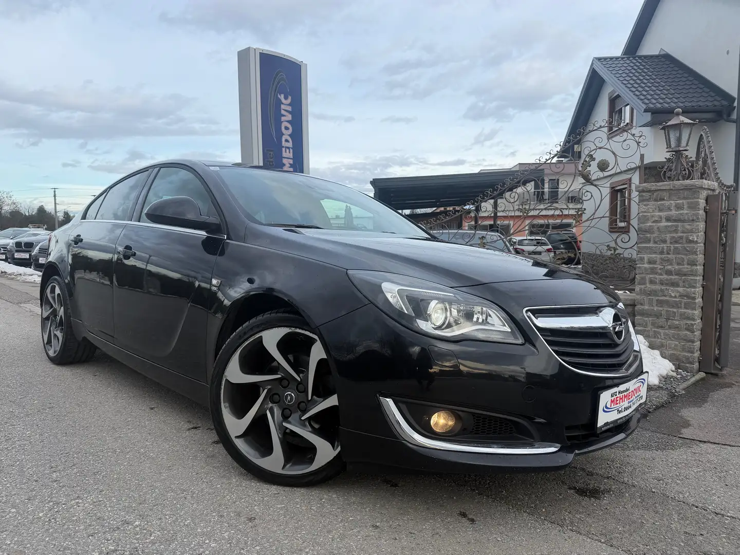 Opel Insignia Sport 4x4 Schwarz - 2