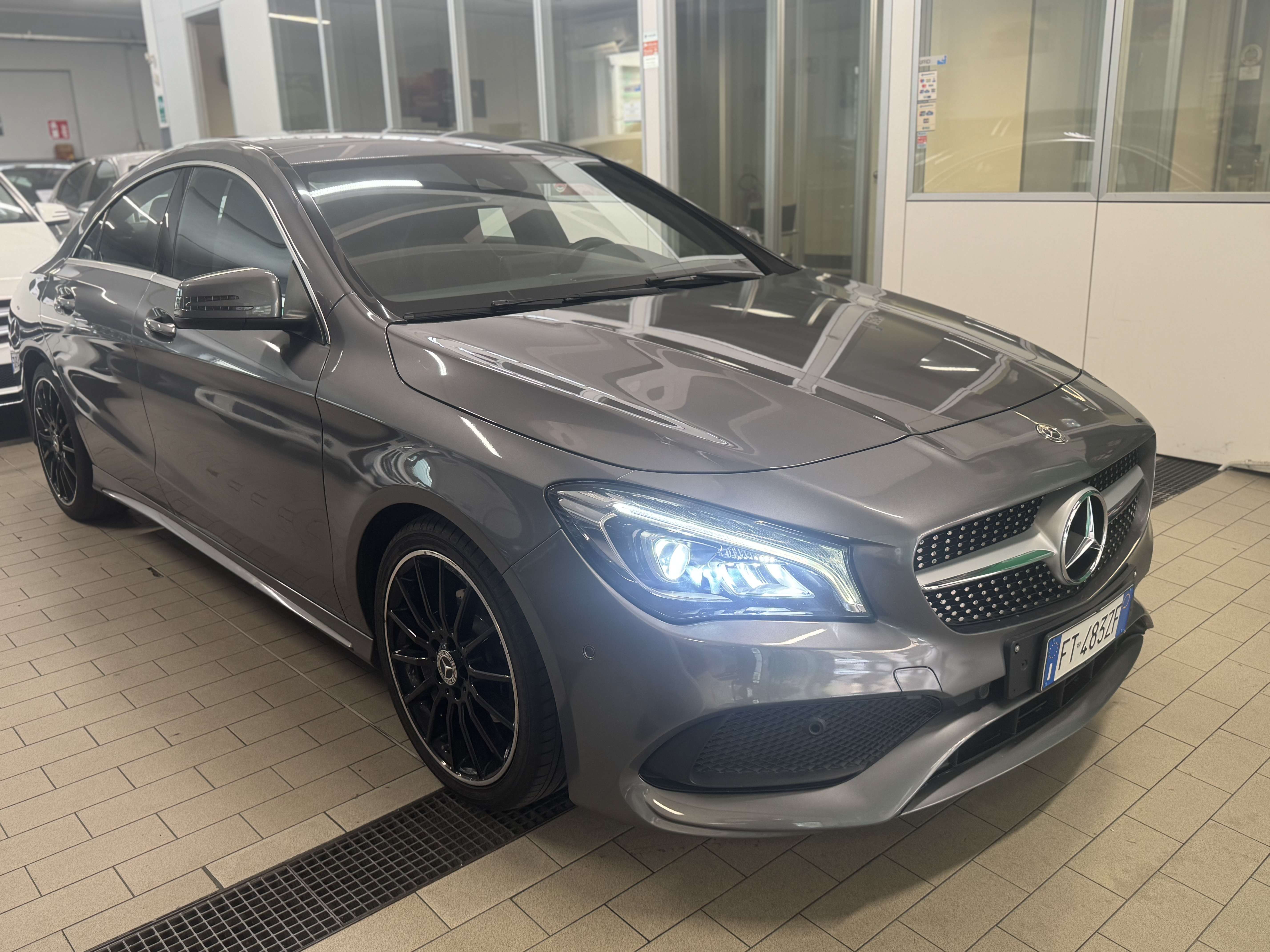 Mercedes-Benz CLA 180