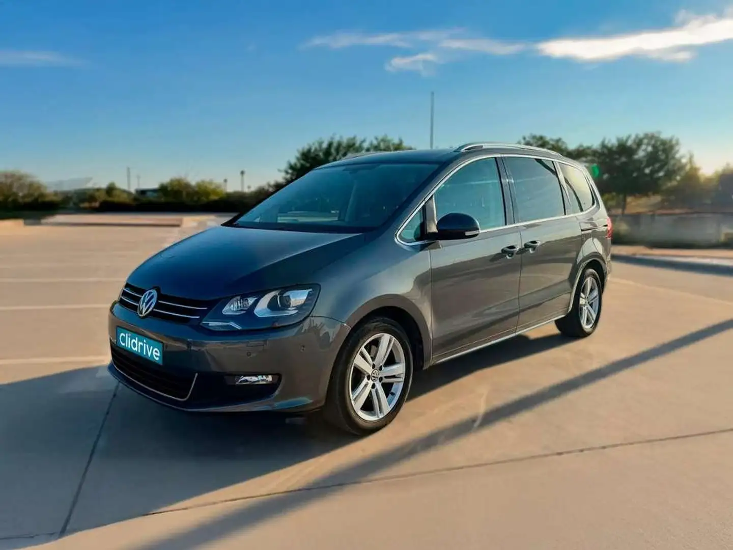Volkswagen Sharan 2.0TDI Edition DSG 110kW RAC Gris - 2