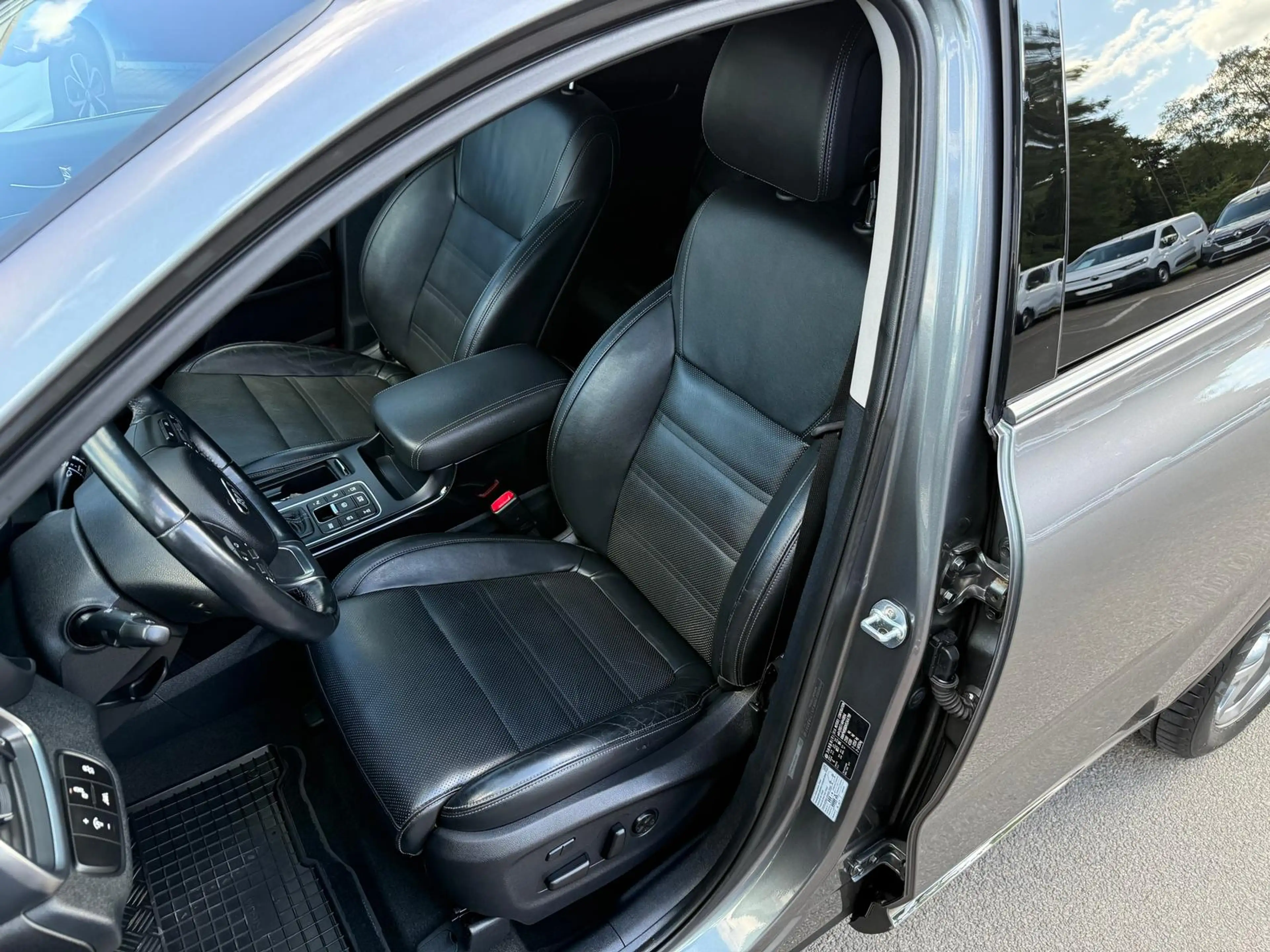 Kia Sorento 2.2 CRDi 4WD*TWA*SHZ*LHZ*360°Cam*Pano — photo 11