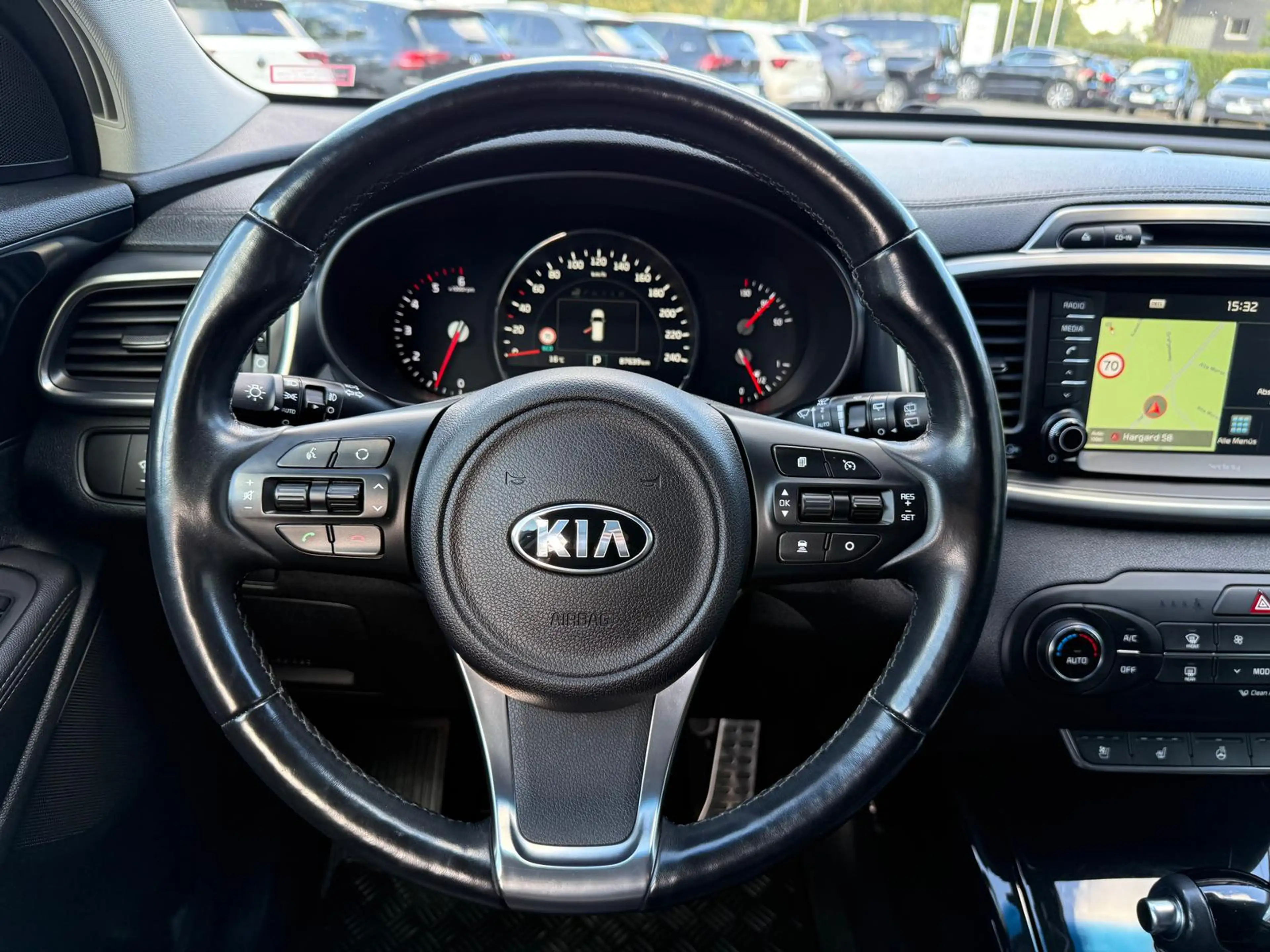 Kia Sorento 2.2 CRDi 4WD*TWA*SHZ*LHZ*360°Cam*Pano — photo 13