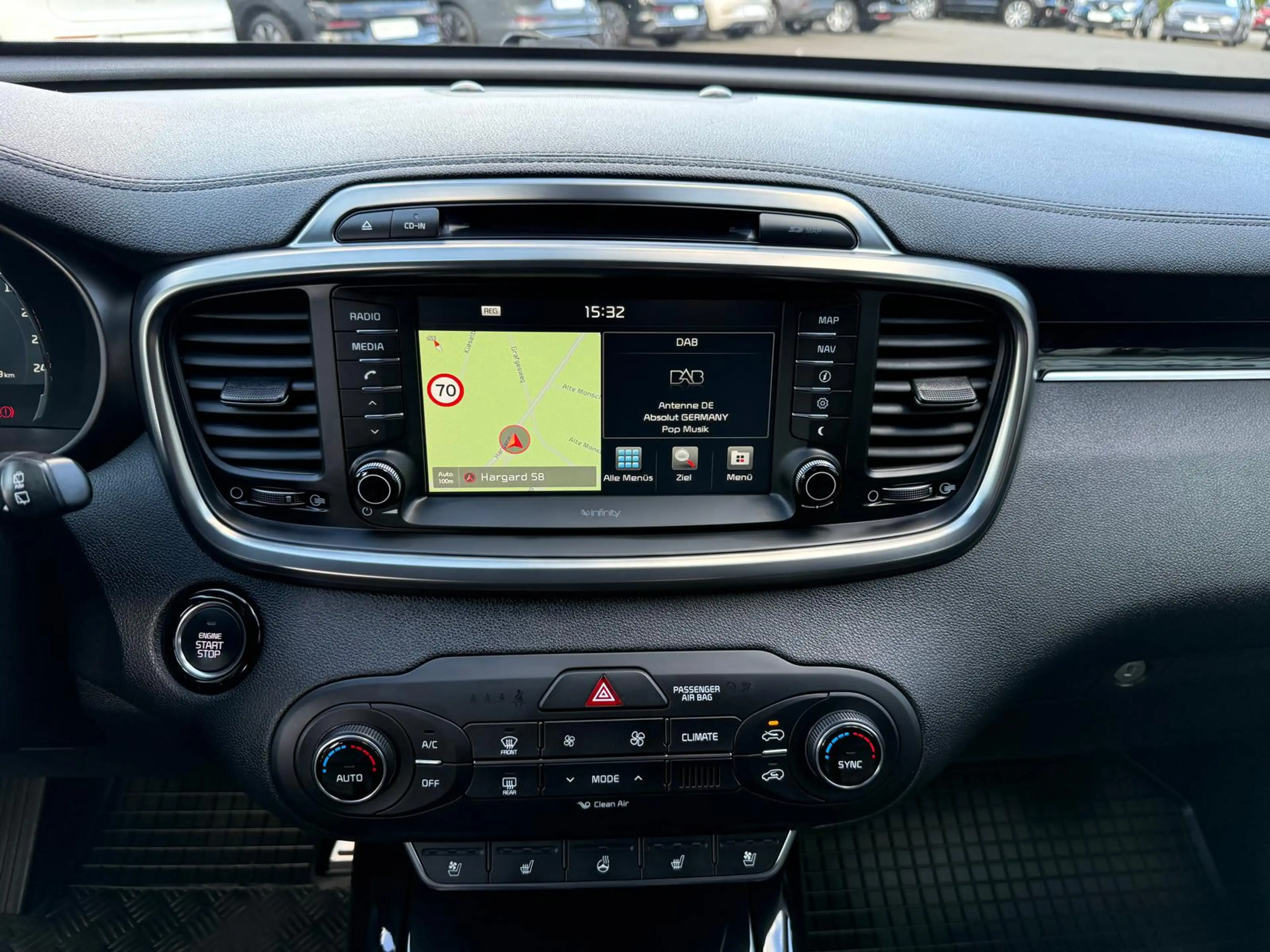 Kia Sorento 2.2 CRDi 4WD*TWA*SHZ*LHZ*360°Cam*Pano — photo 14