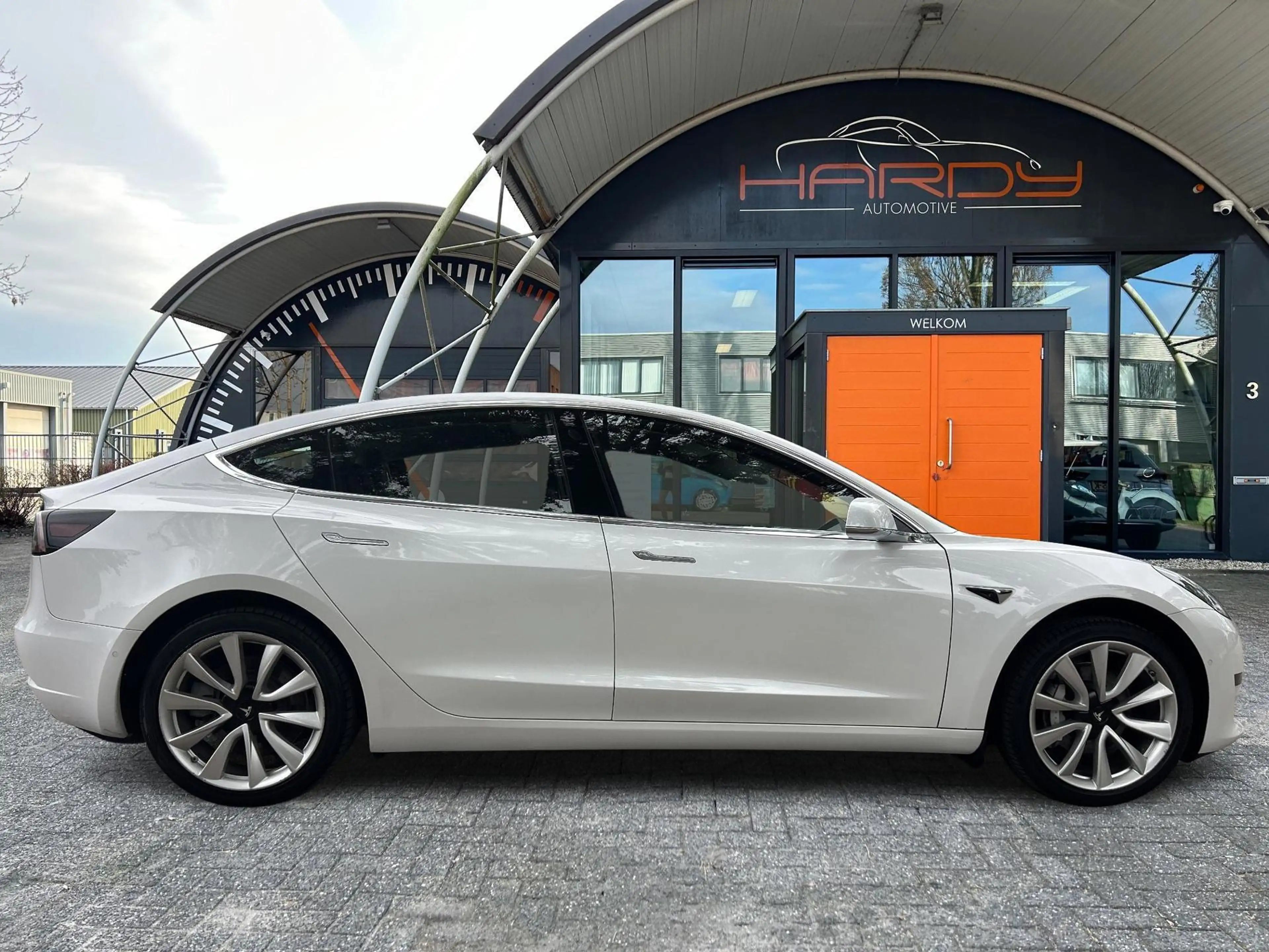 Tesla Model 3 Standard RWD Plus 60 kWh 83,4% SOH 19INCH Rijklaar — photo 2