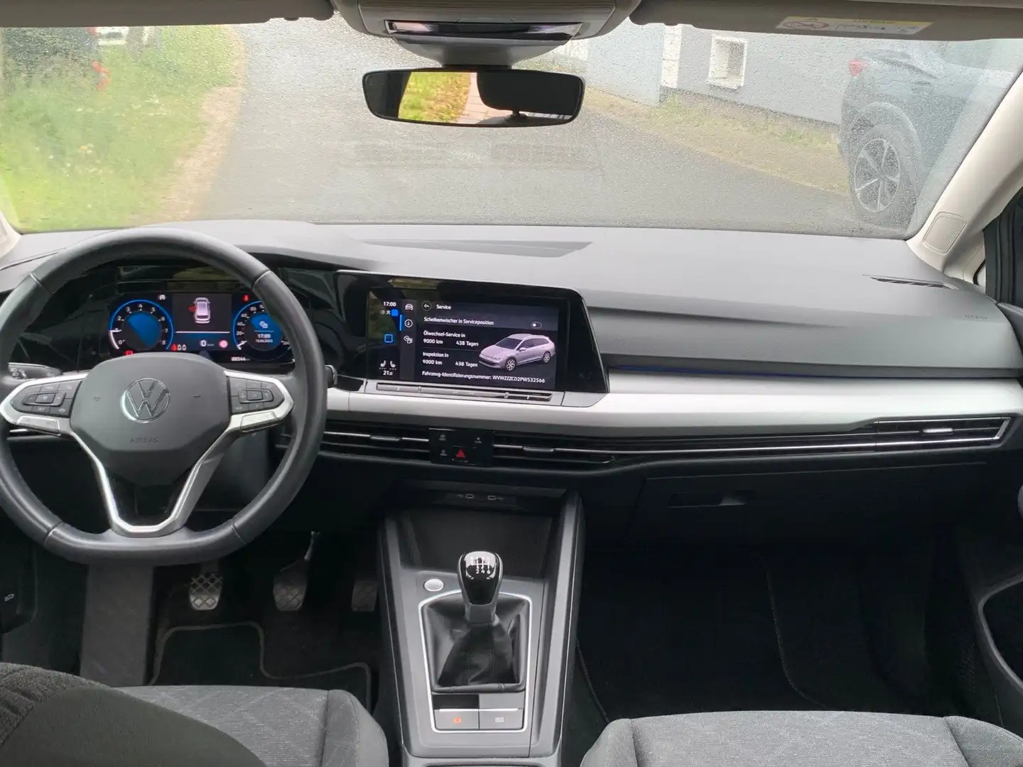 Volkswagen Golf VIII Variant Life NAVI SHZ LED ALU PDC ACC Grijs - 2