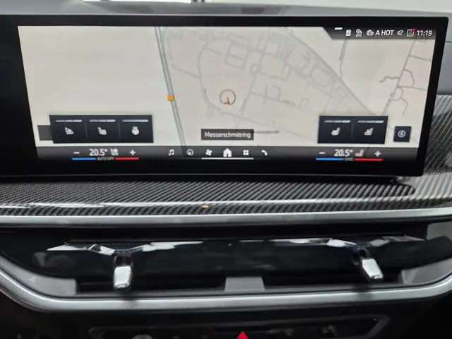 BMW X7 view 12