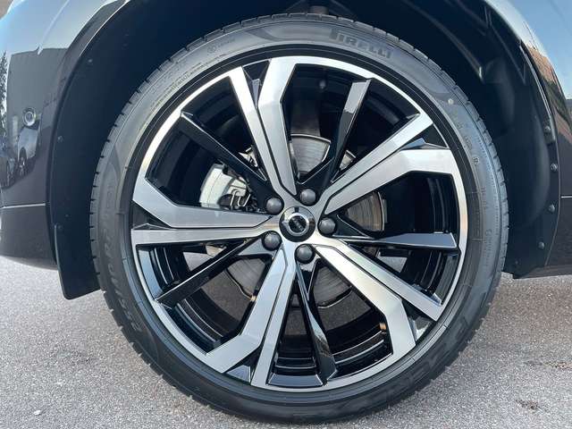 Volvo XC60 B5 AWD Plus Dark AHK ACC BLIS SD