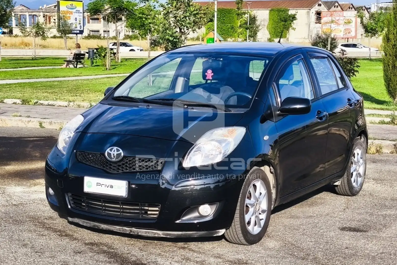 Toyota Yaris Yaris 1.4 D-4D DPF 5 porte Nero - 1