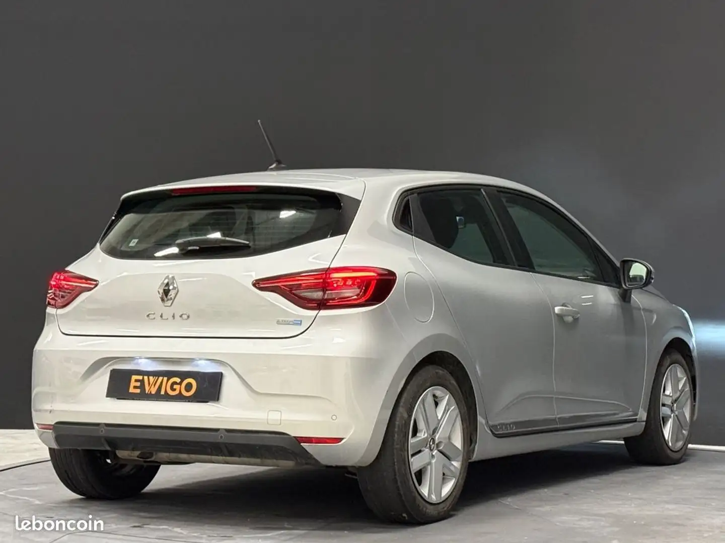 Renault Clio 1.6 e-tech 140ch buisness bva Grigio - 2