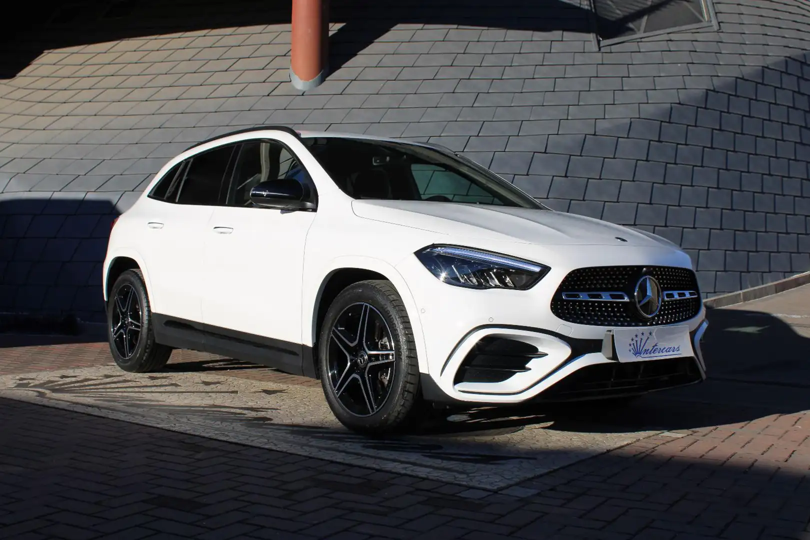 Mercedes-Benz GLA 220 4Matic AMG NIGHT-KAMERA Blanc - 2