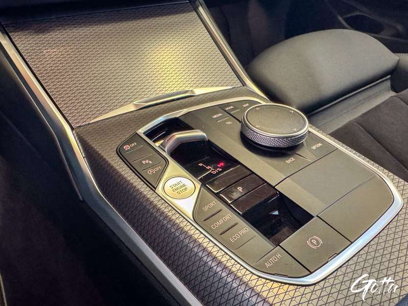 Photo du véhicule BMW 320