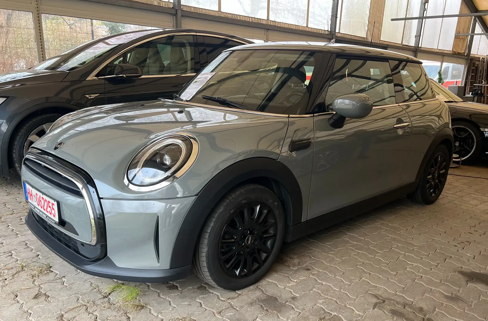 MINI One One /1.Hd./Apple CP/Navi/Kliaut/LED/Temp/PDC/SH Grau - 1